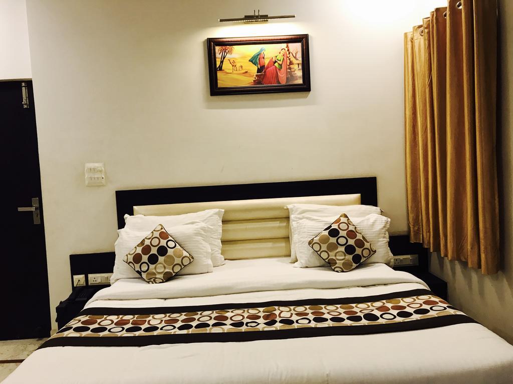 Hotel Aaradhya Residency Agra  Zewnętrze zdjęcie