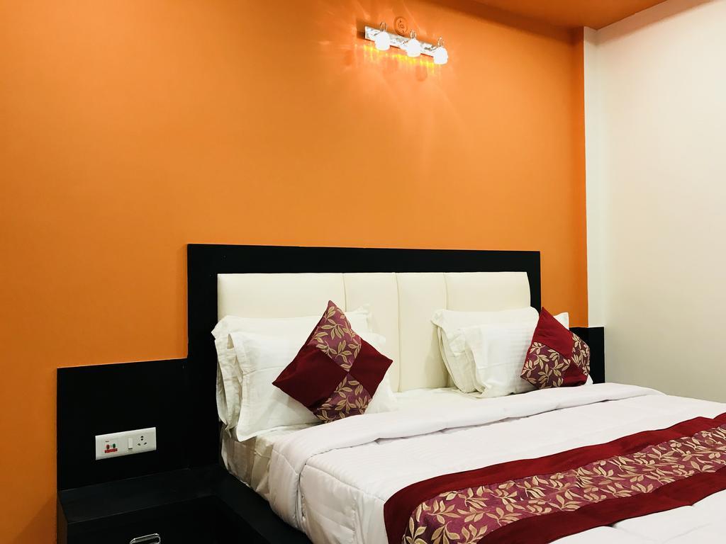 Hotel Aaradhya Residency Agra  Zewnętrze zdjęcie