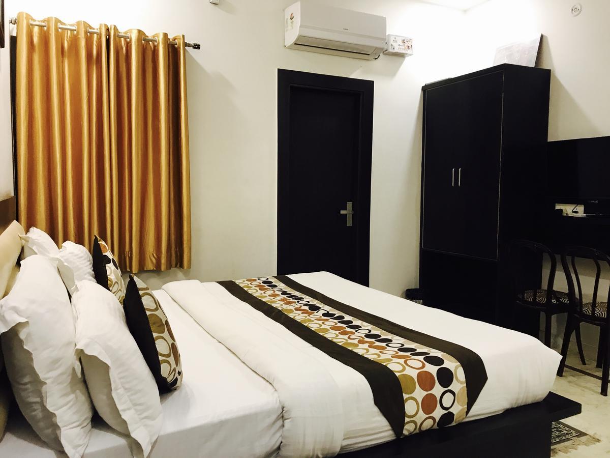 Hotel Aaradhya Residency Agra  Zewnętrze zdjęcie