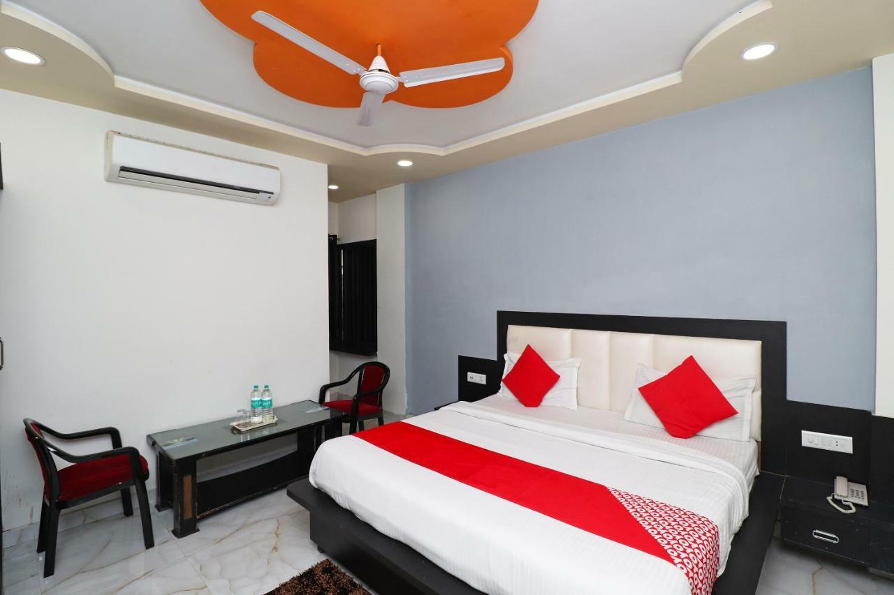 Hotel Aaradhya Residency Agra  Zewnętrze zdjęcie