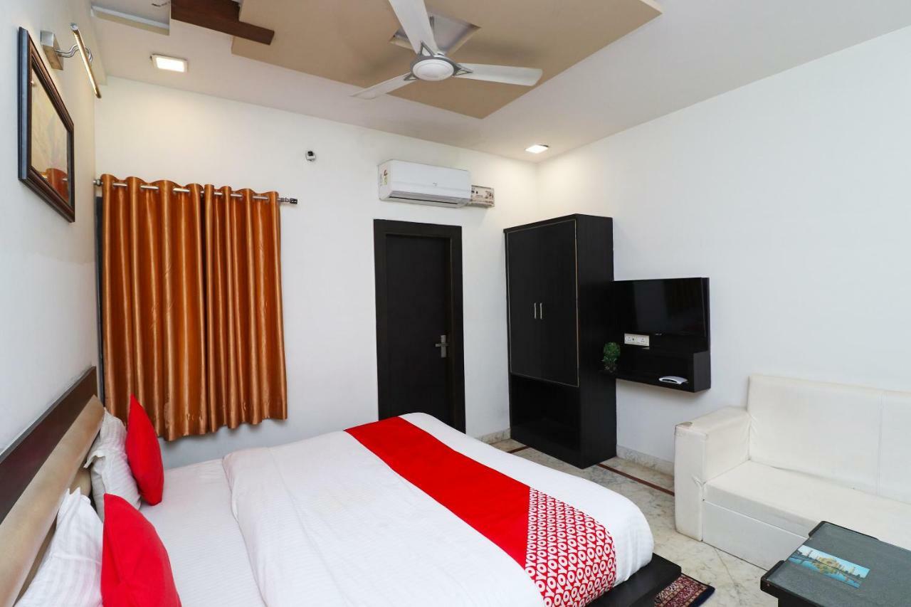 Hotel Aaradhya Residency Agra  Zewnętrze zdjęcie